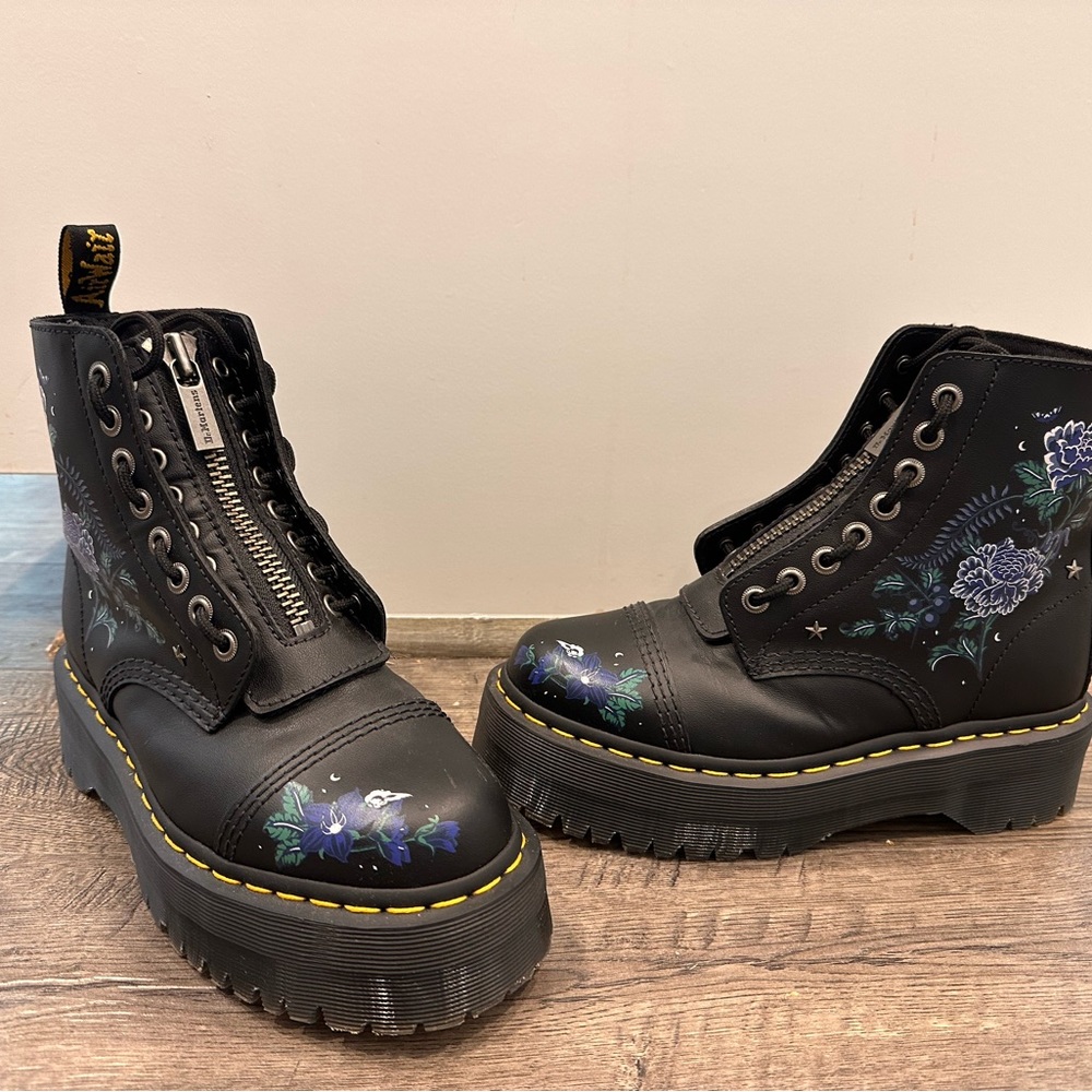 Dr. Martens Sinclair Floral platform